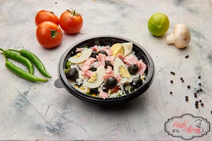 Salata Bulgareasca de la Nicole Catering