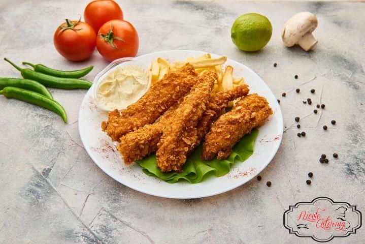 Meniu 8 Crispy Strips de la Nicole Catering